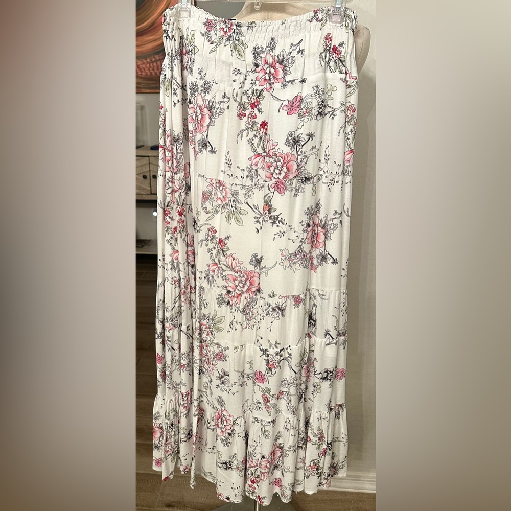 Calessa Long Floral Print Tiered Midi Skirt